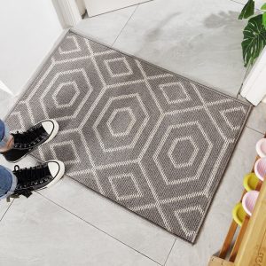 Geometric shaped bath mat absorbent non-slip wear-resistant