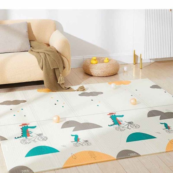 Dreamy childlike hand-painted pattern foldable easy to store baby crawling mat