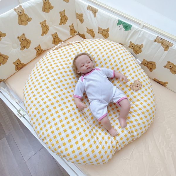 Slope pad thickened anti-spitting round baby crawling mat