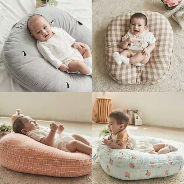 Slope pad thickened anti-spitting round baby crawling mat