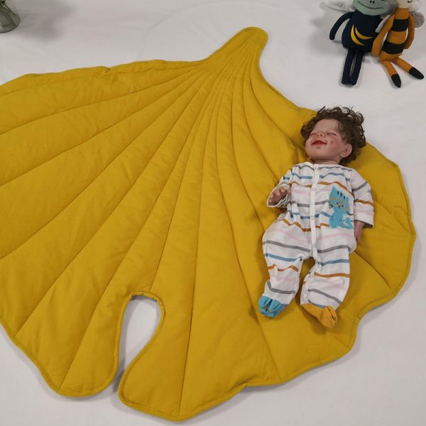 Thickened yellow, red and green leaves blanket soft and comfortable baby crawling mat