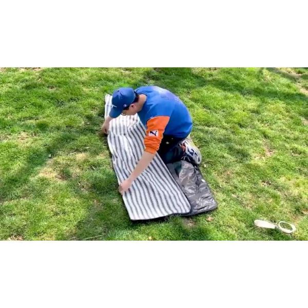 Simple design strap portable moisture-proof picnic mat