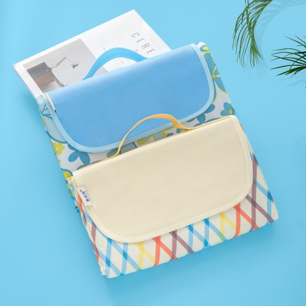 Ins style spring outing portable thickened waterproof and moisture-proof picnic mat
