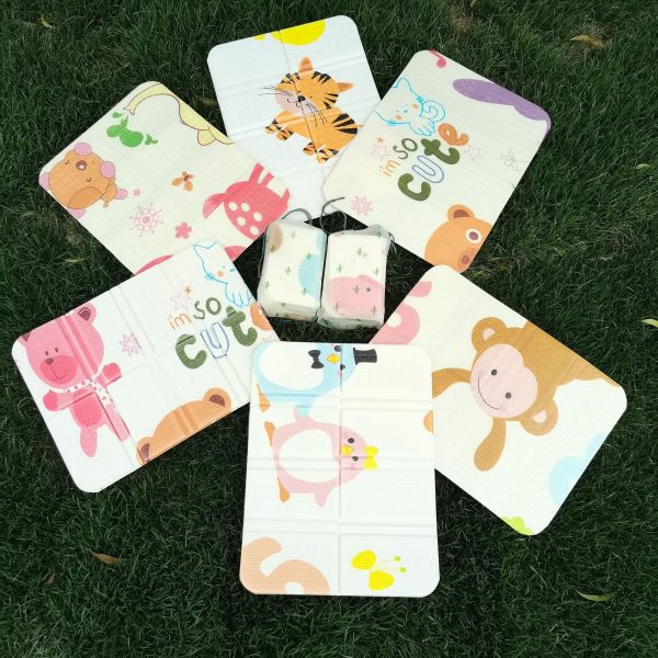 Waterproof heat insulation printing cartoon eight fold mat picnic mat