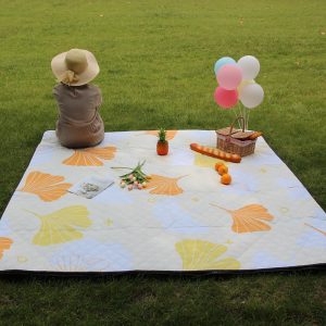 Moisture-proof, tear-resistant, odor-free, machine washable picnic mat