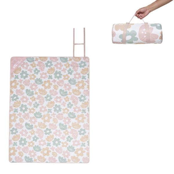 Japanese style outdoor picnic mat is foldable, machine washable and portable