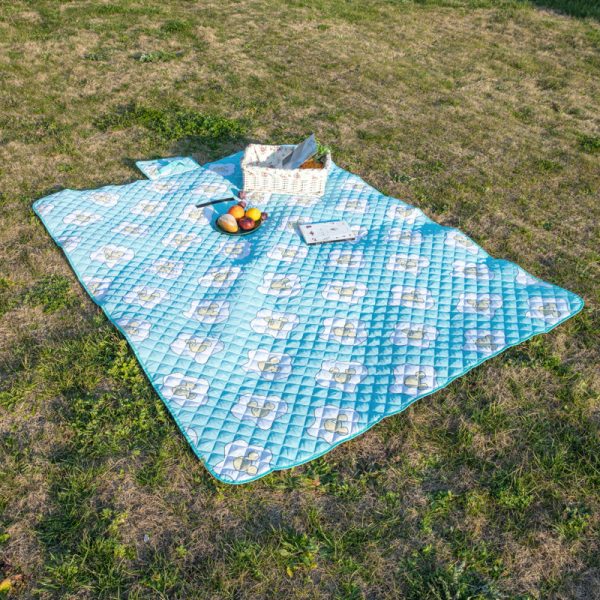 Cartoon foldable storage picnic mat for spring outings, easy to carry
