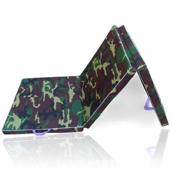 Camouflage foldable gymnastics mat with pearl cotton lining, soft and anti-fall